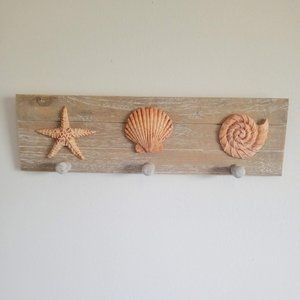 Seaside Shell Shaped Coastal Hanging with Hooks Wall Decor
